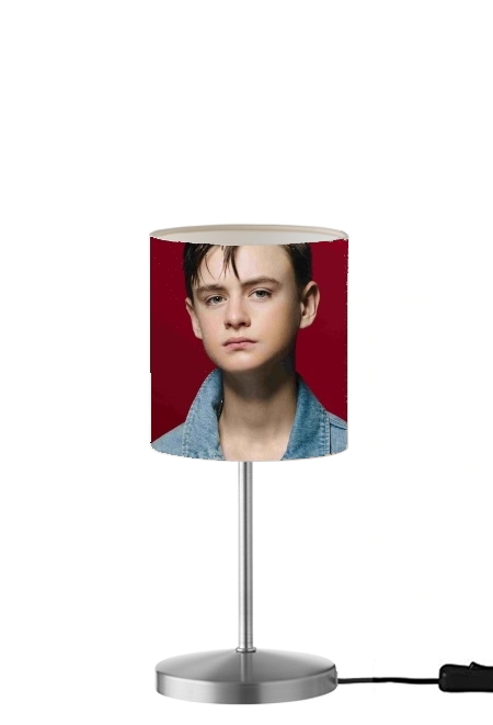  Jaeden Lieberher para Lámpara de mesa / mesita de noche