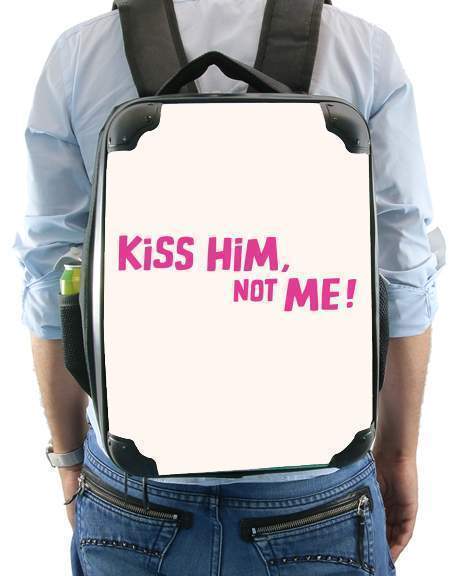  Kiss him Not me para Mochila